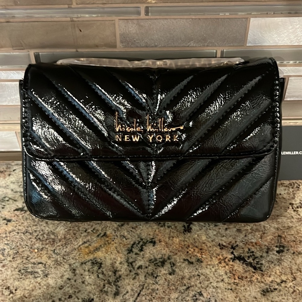 NWT Nicole Miller Crossbody Gold Chain - Picture 3 of 6